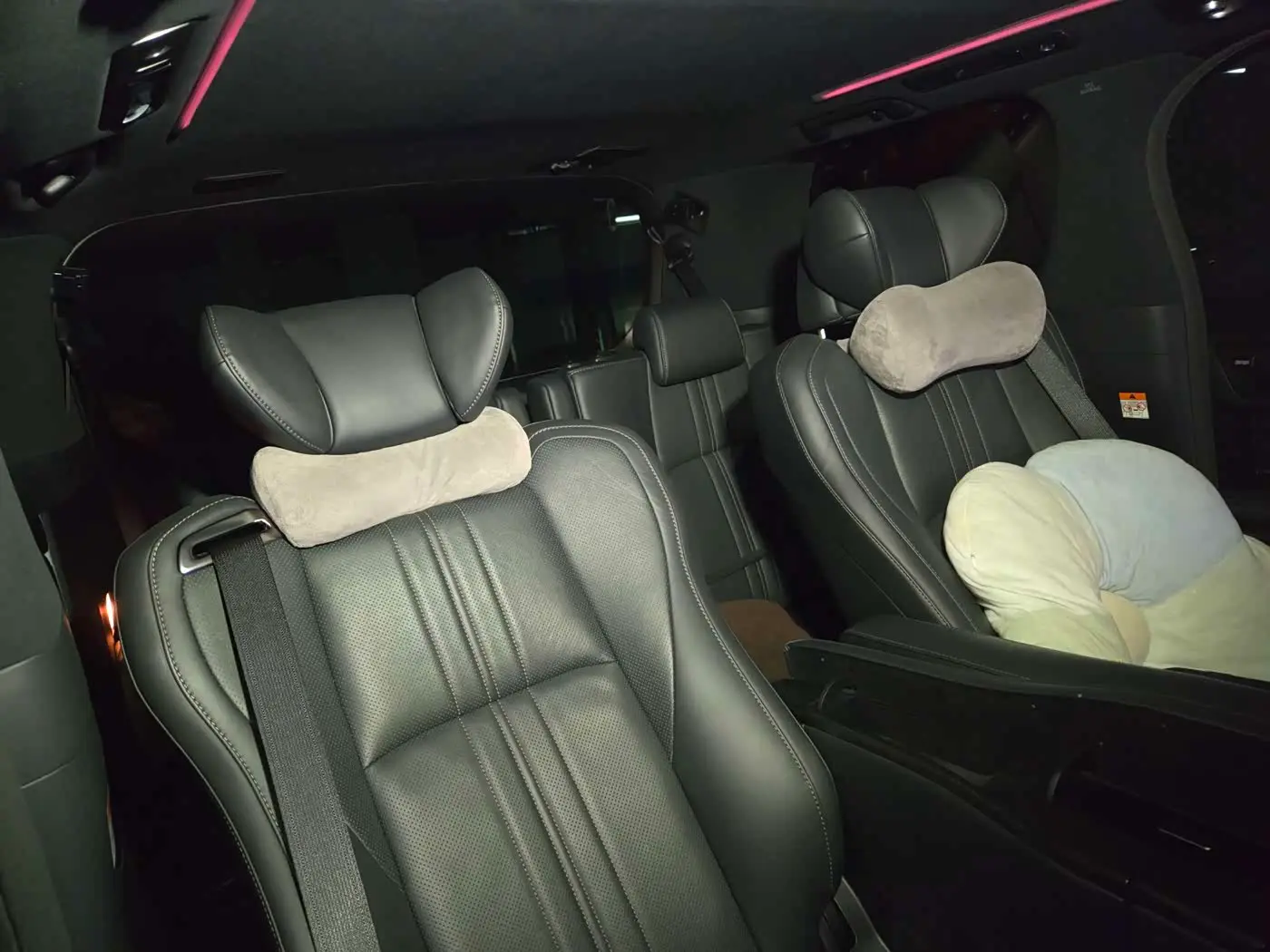 Lexus LM 2023 — Photo 7/9