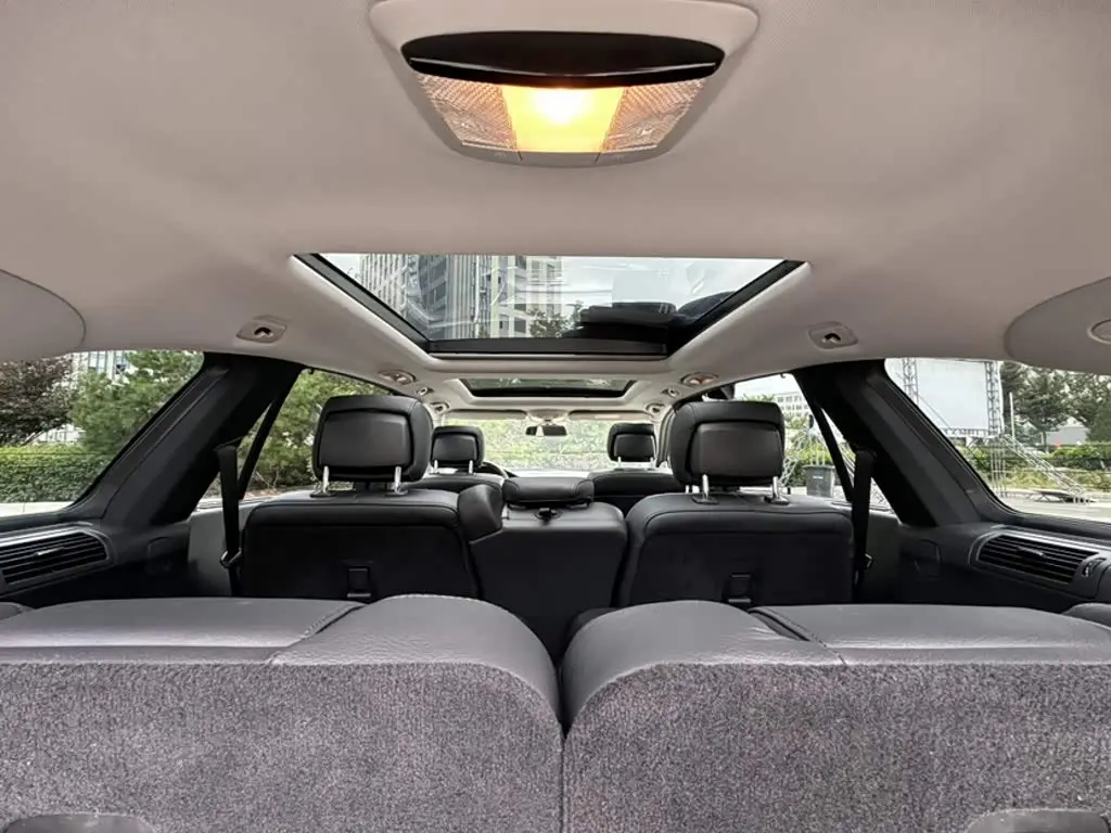 Mercedes-Benz R-Class 2017 — Фото 8/20