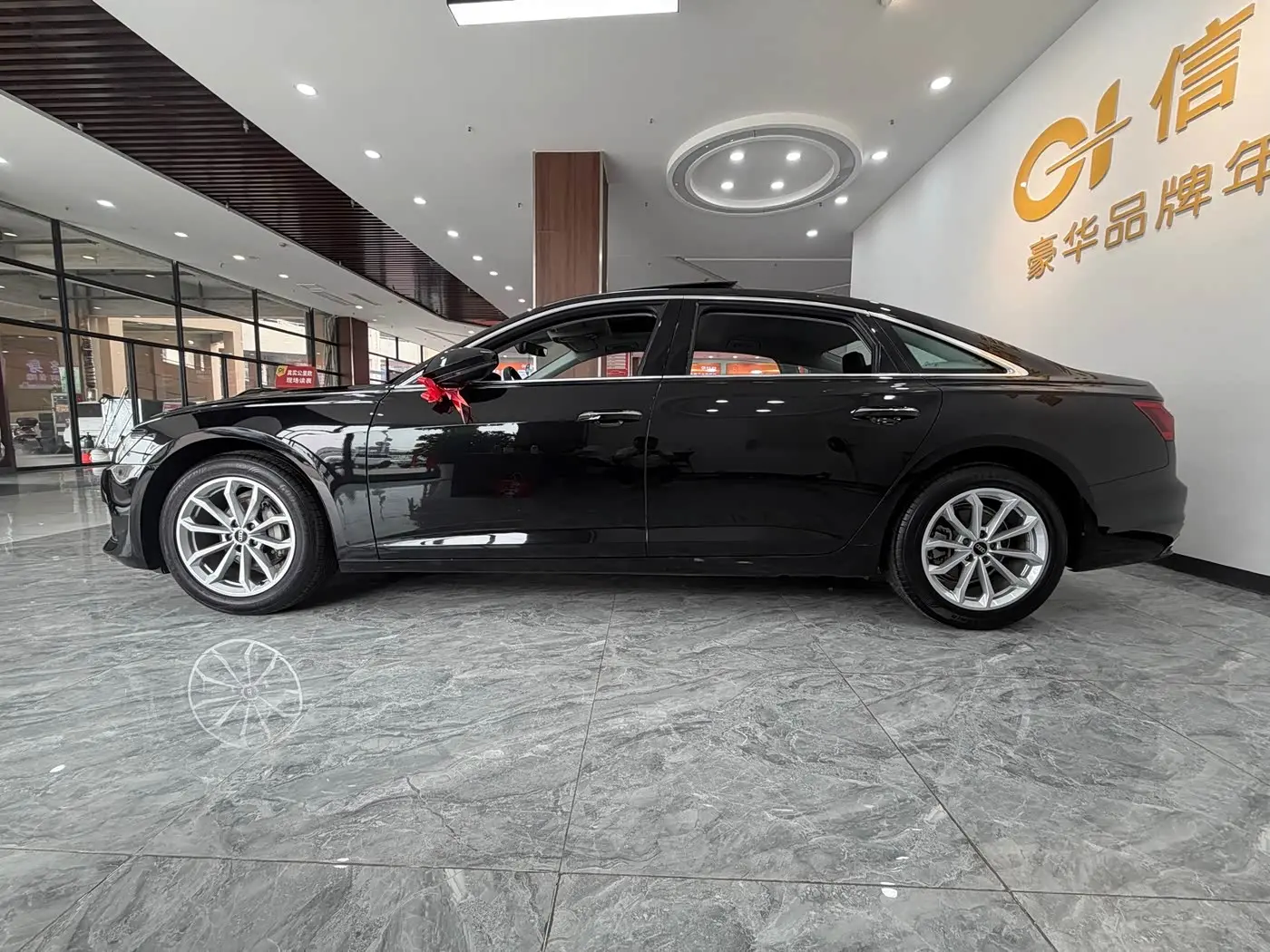 Audi A6L 2023 — Photo 5/14