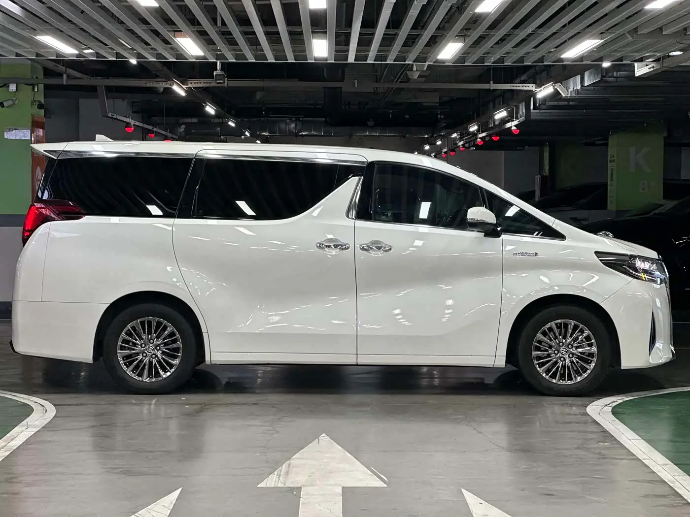 Toyota Alphard 2021 — Фото 9/19
