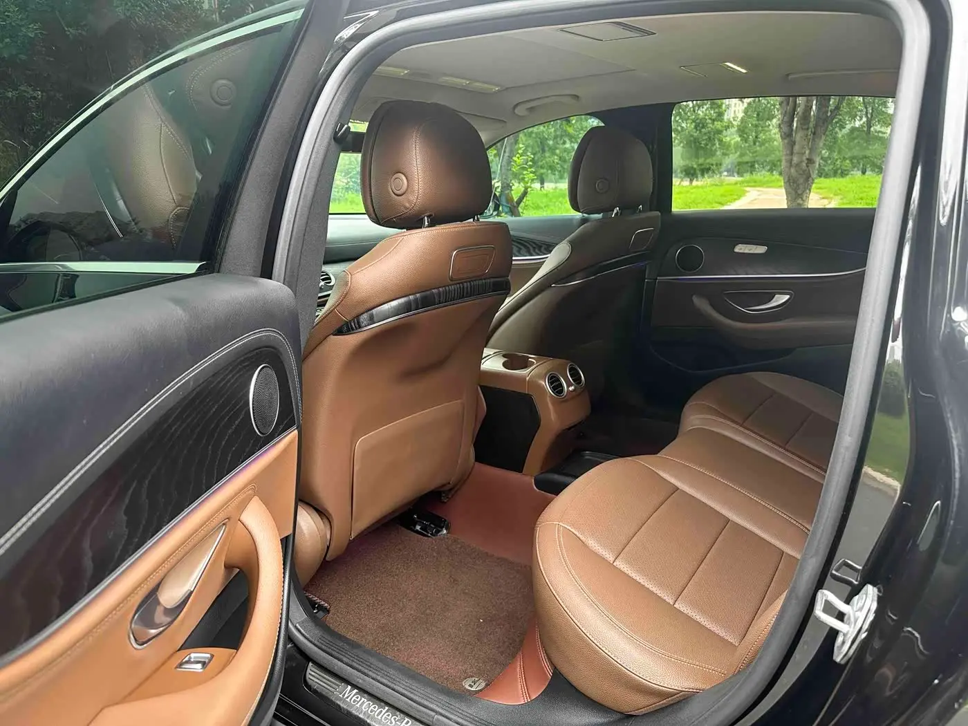 Mercedes-Benz E-Class 2019 — Фото 8/11