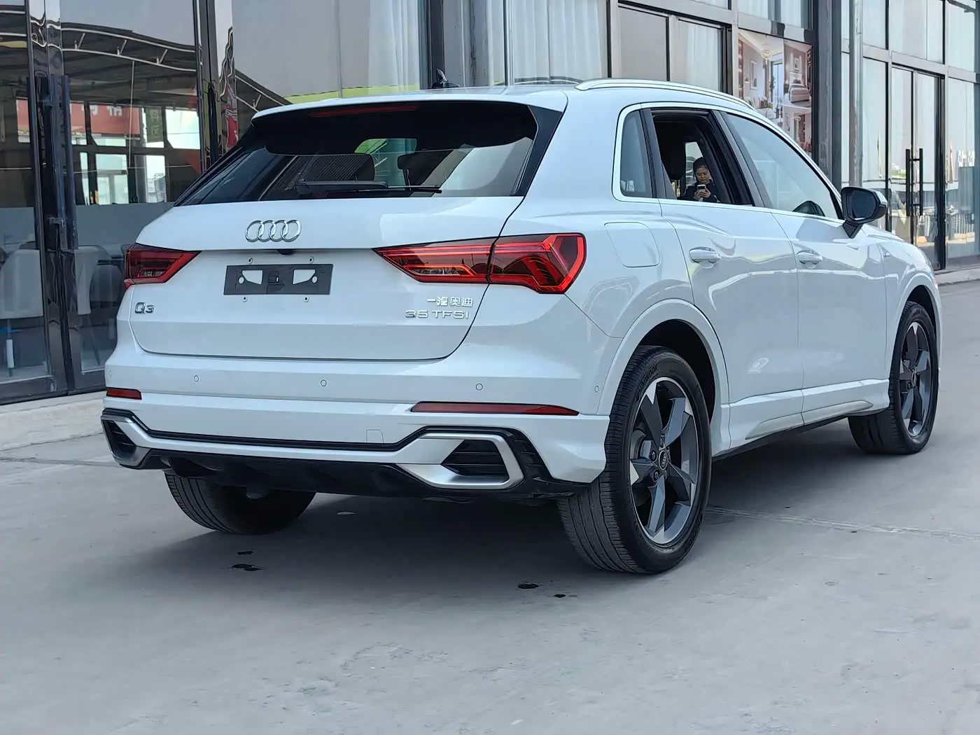 Audi Q3 2024 — Photo 6/16