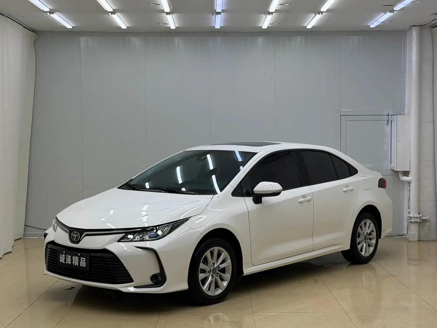 Toyota Corolla 2023 — Фото 1/20