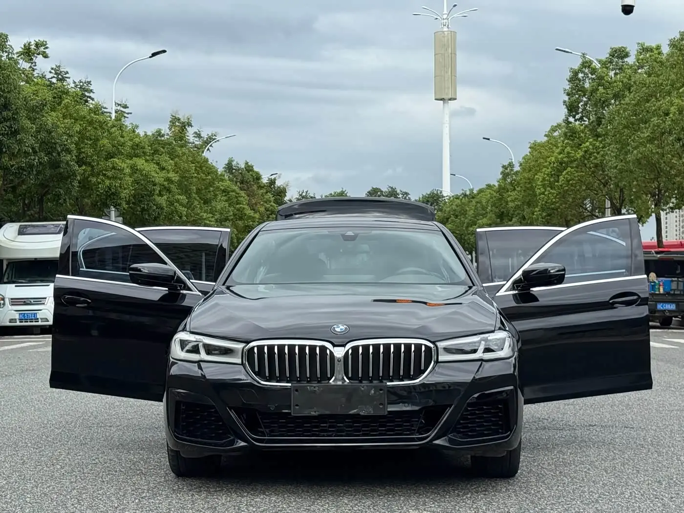 BMW 5 Series 2022 — Photo 16/19