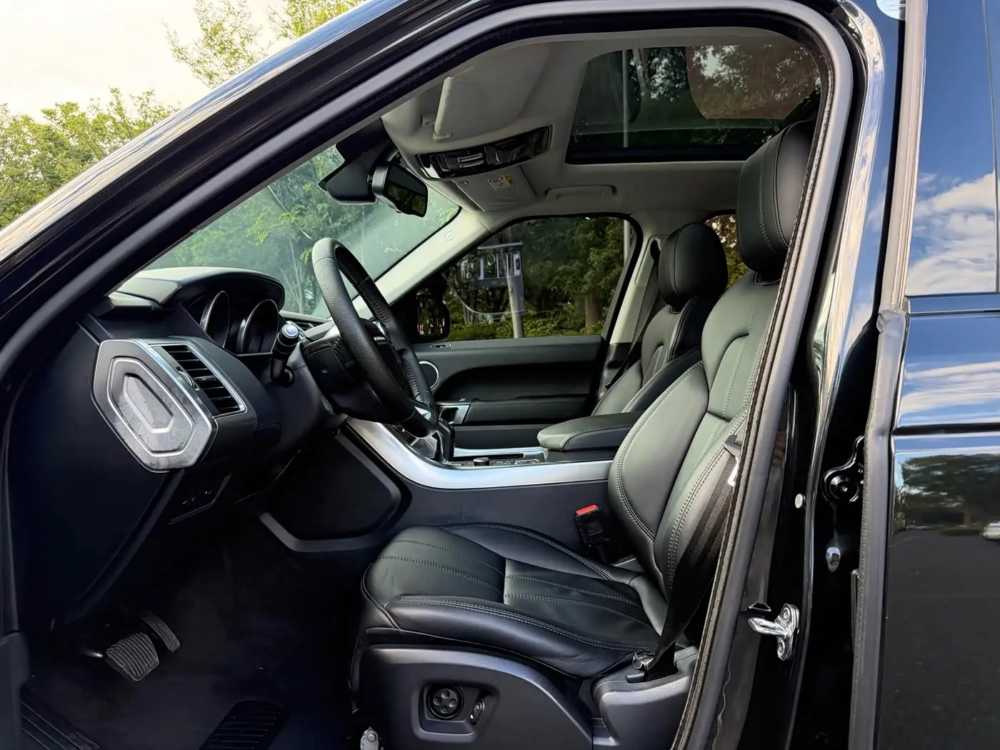 Land Rover Range Rover Sport 2017 — Фото 11/20