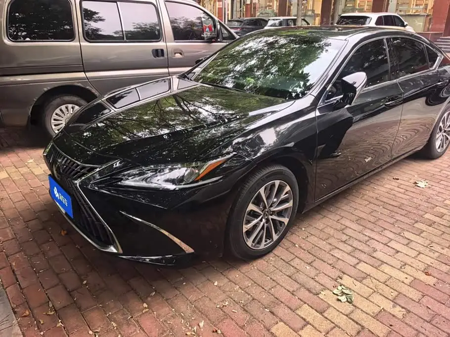 Lexus ES, 2024