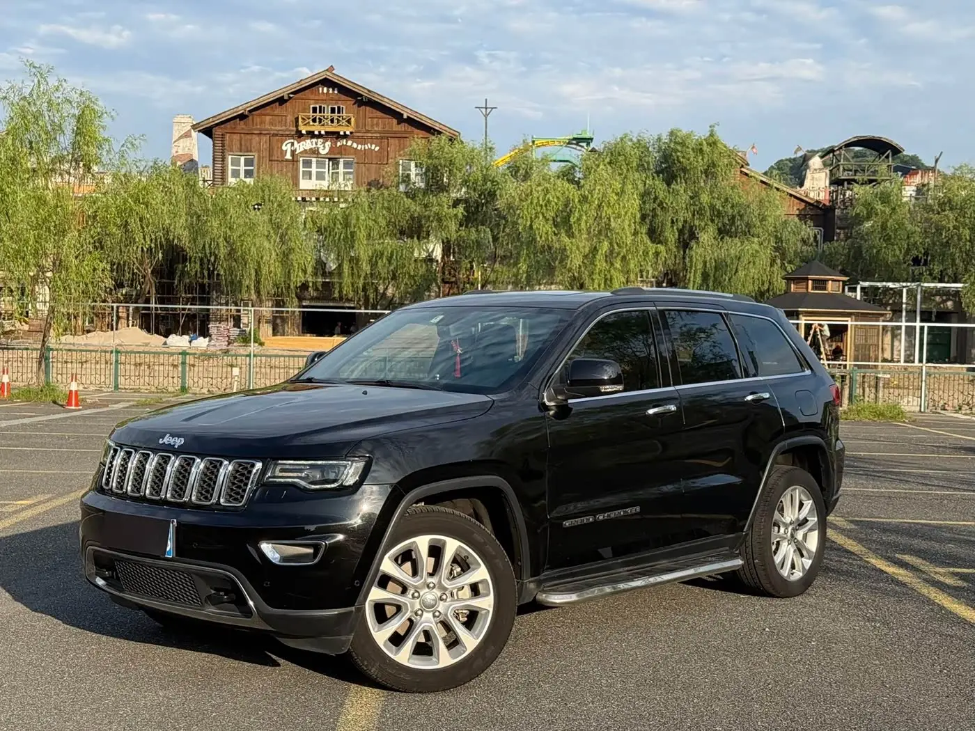 Jeep Grand Cherokee 2017 — Фото 1/15