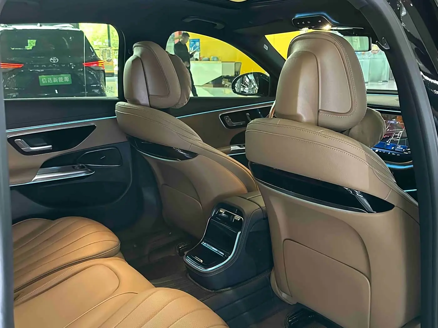 Mercedes-Benz E-Class 2024 — Şəkil 15/19
