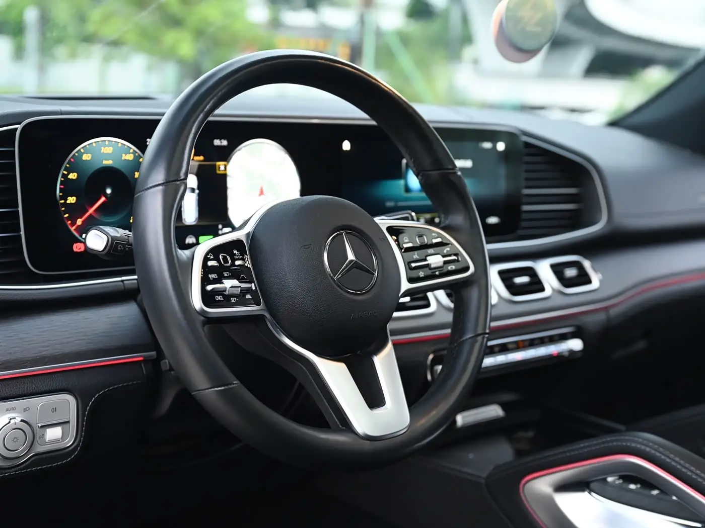 Mercedes-Benz GLS 2021 — Photo 10/20