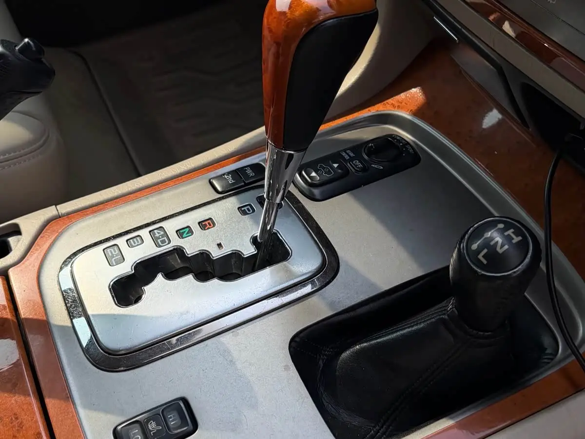 Lexus LX 2008 — Photo 12/14