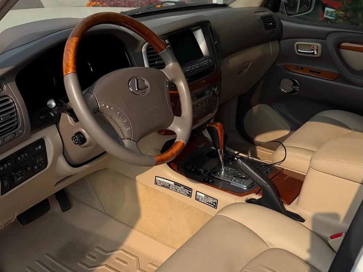 Lexus LX 2008 — Photo 5/14