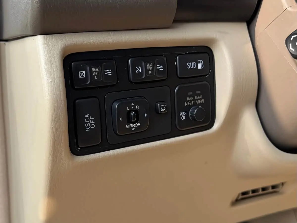 Lexus LX 2008 — Photo 7/14