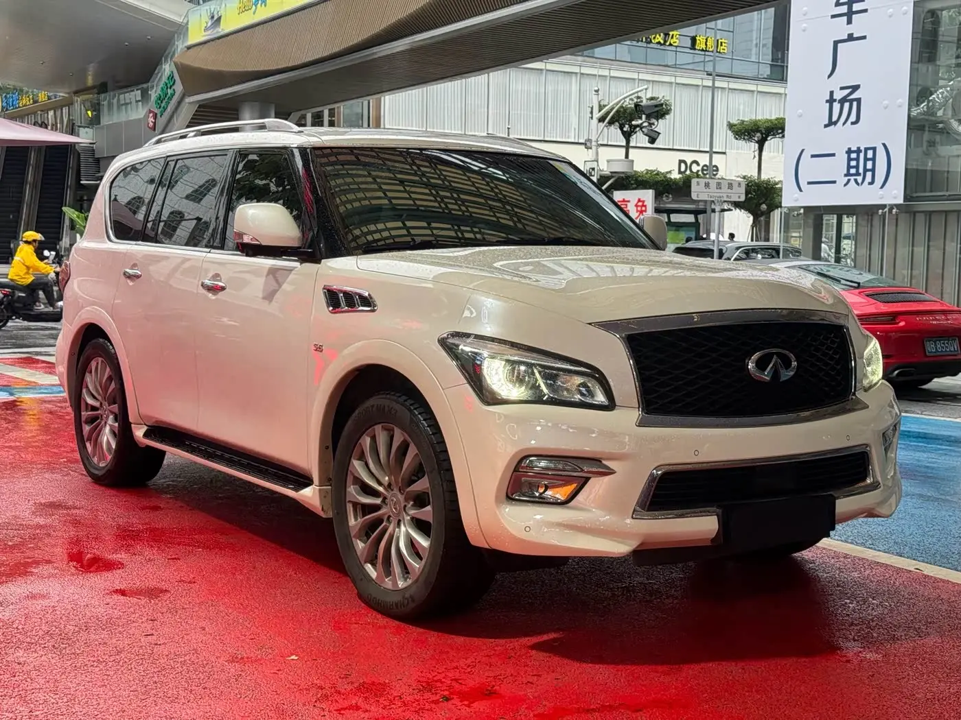 Infiniti QX80 2018 — Фото 3/17