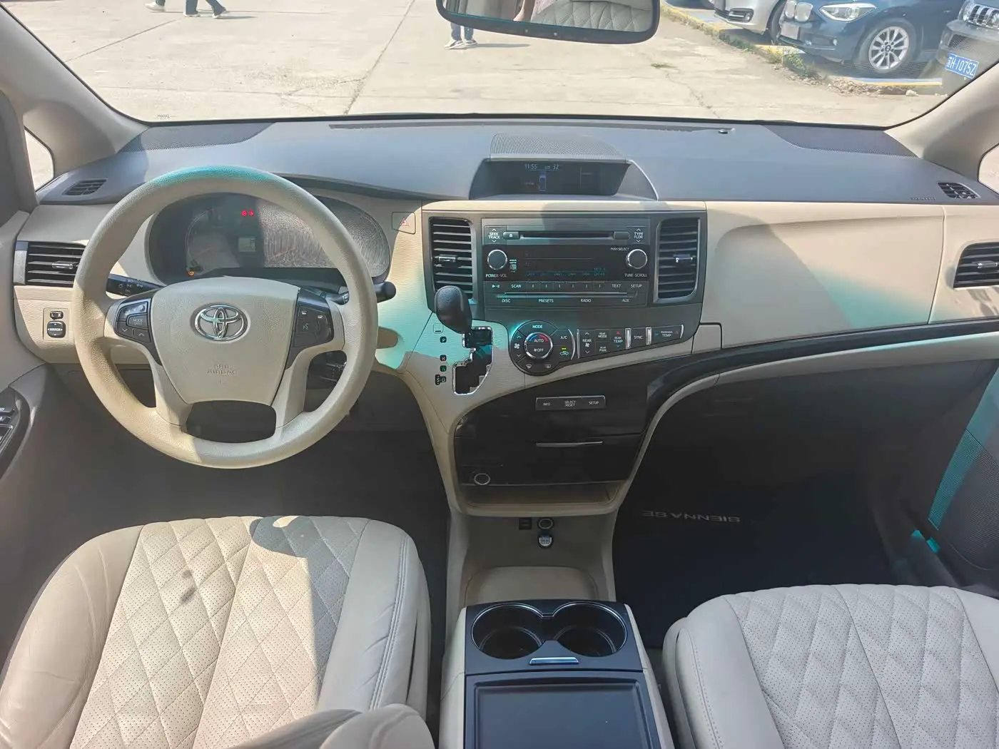 Toyota Sienna 2015 — Фото 7/13