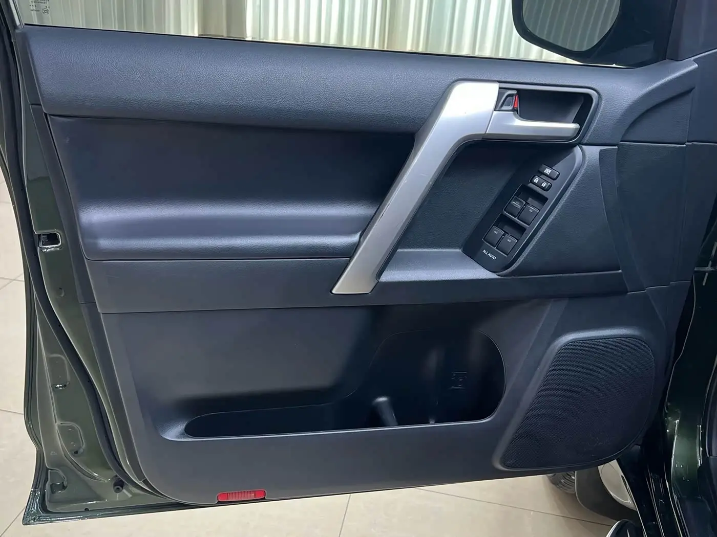 Toyota Prado 2019 — Photo 8/20