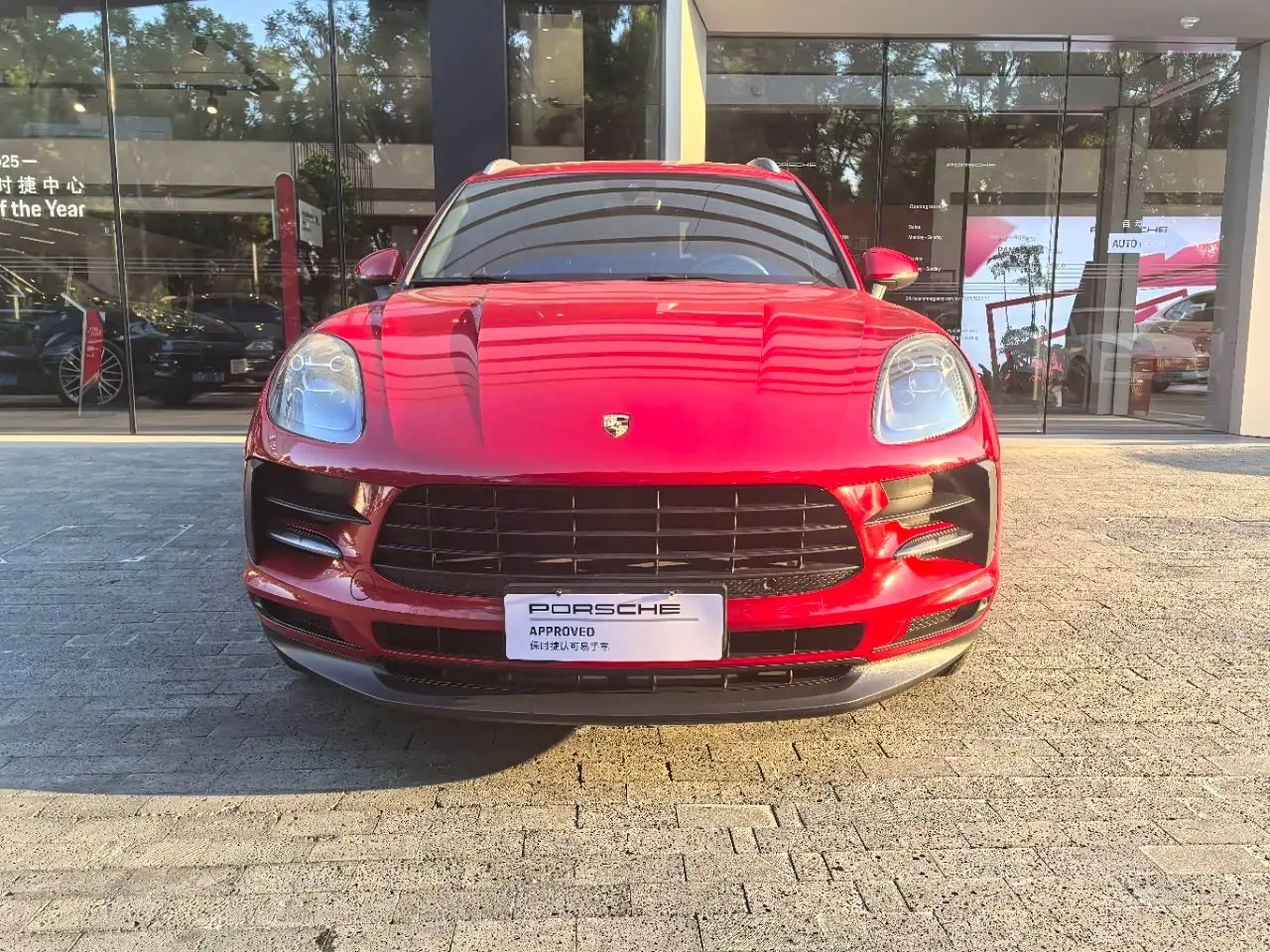 Porsche Macan 2019 — Фото 1/16