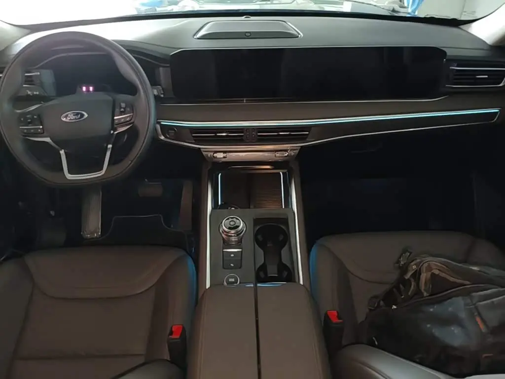 Ford Explorer 2025 — Photo 10/20