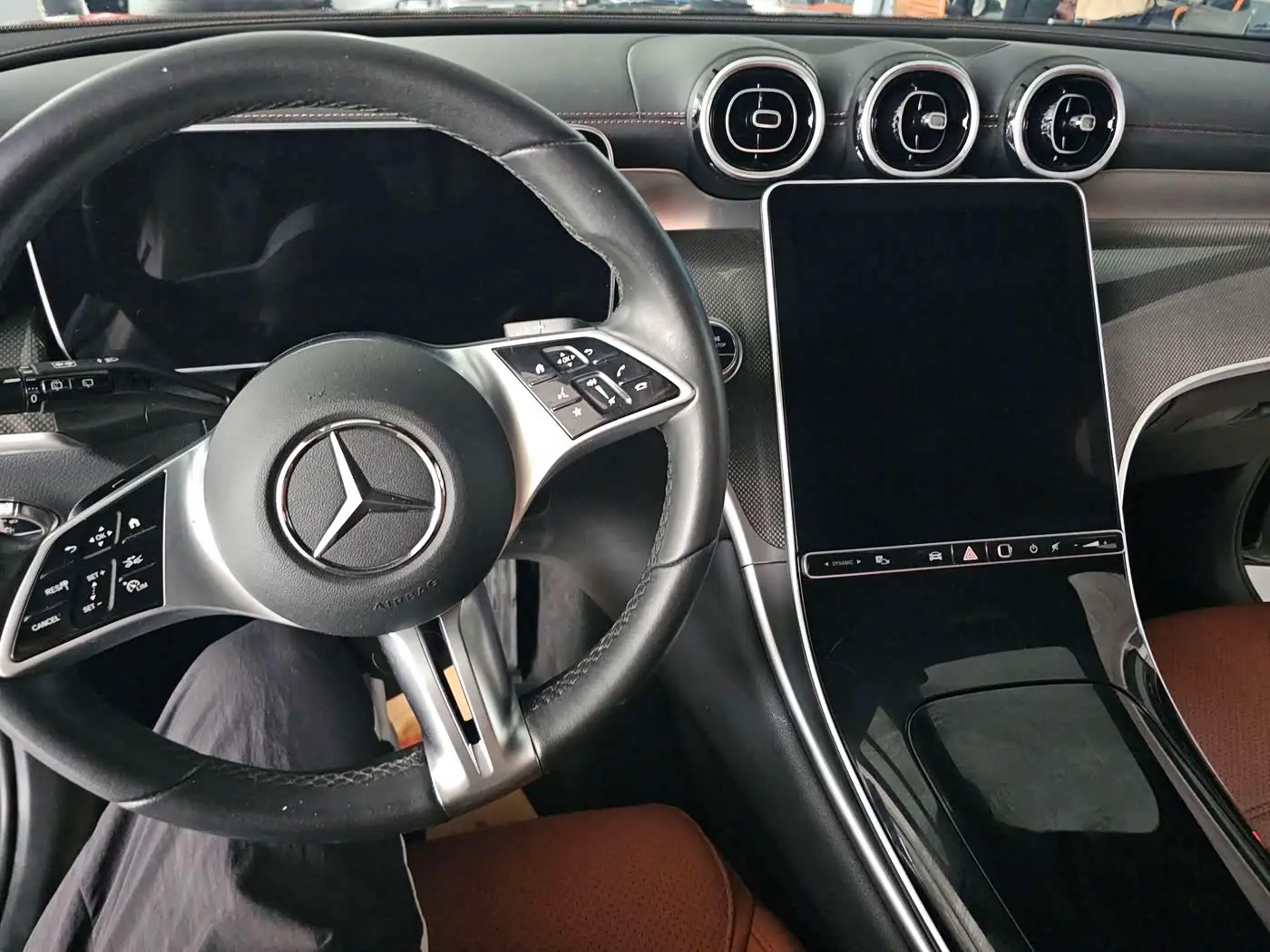 Mercedes-Benz GLC 2023 — Photo 6/16