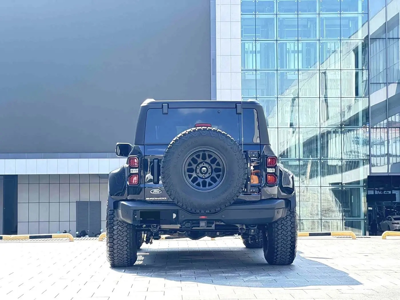 Ford Bronco 2025 — ფოტო 11/11
