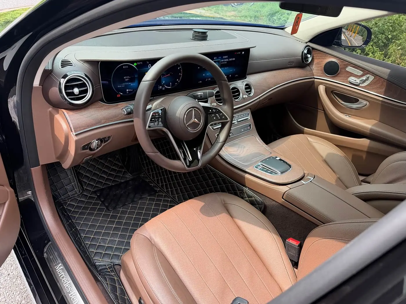 Mercedes-Benz E-Class 2023 — Фото 11/11