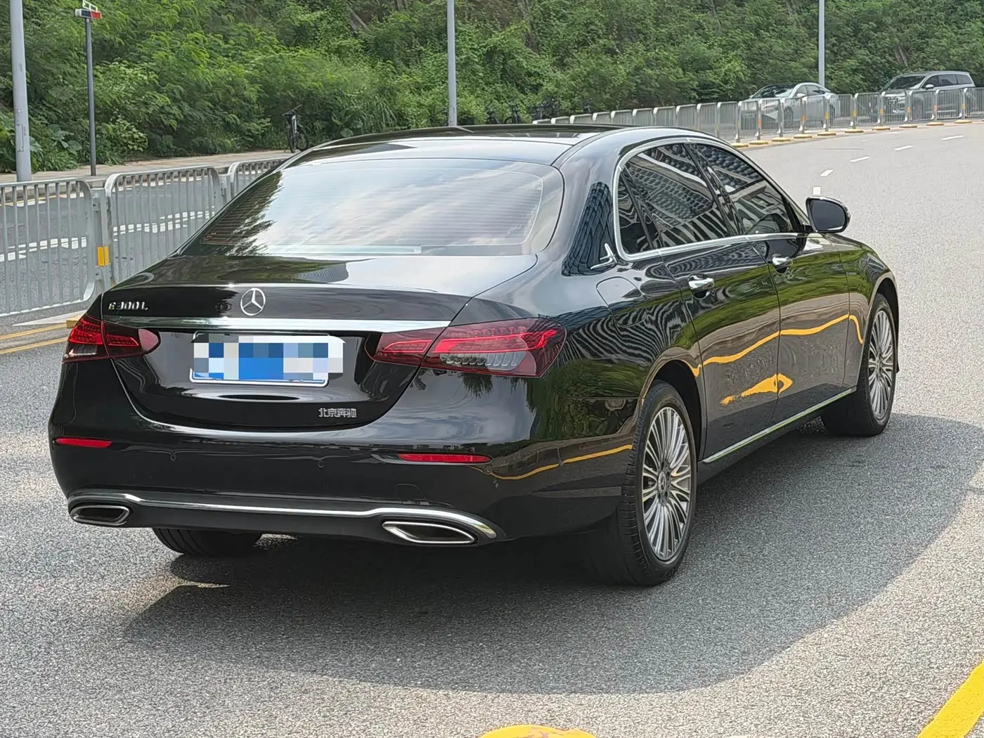 Mercedes-Benz E-Class 2023 — Фото 4/11