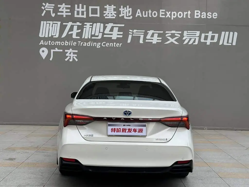 Toyota Avalon 2021 — Photo 4/14