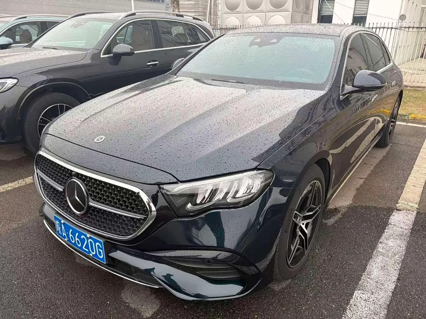 Mercedes-Benz E-Class 2023 — Photo 1/5
