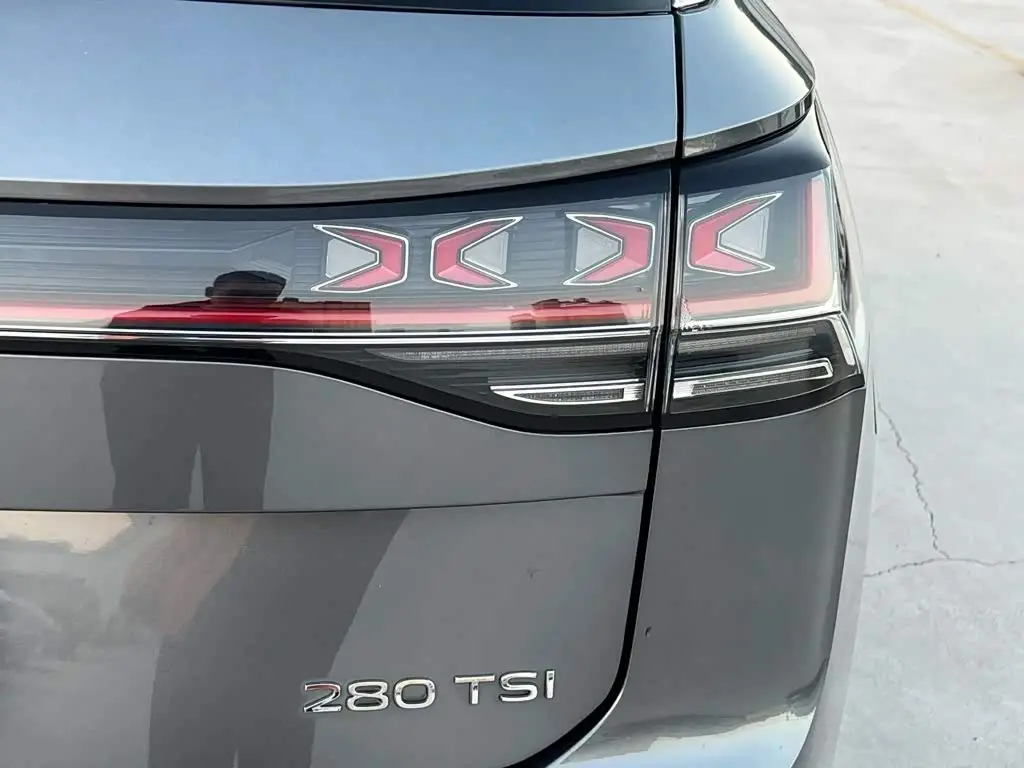 Volkswagen Tayron 2023 — Photo 11/18