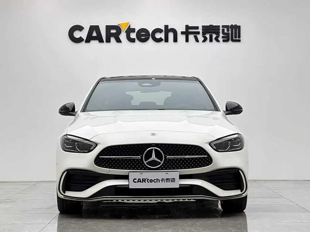 Mercedes-Benz C-Class 2024 — Photo 7/20