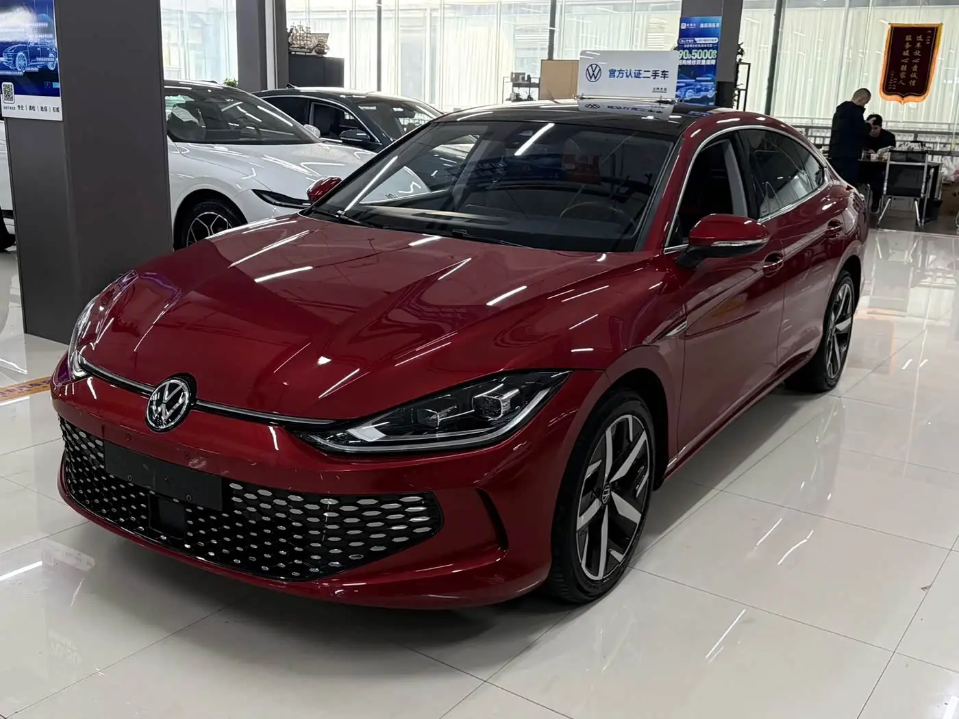 Volkswagen Lamando 2022 — Photo 1/17