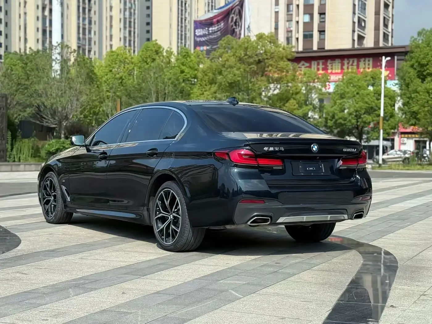 BMW 5 Series 2022 — Photo 8/8