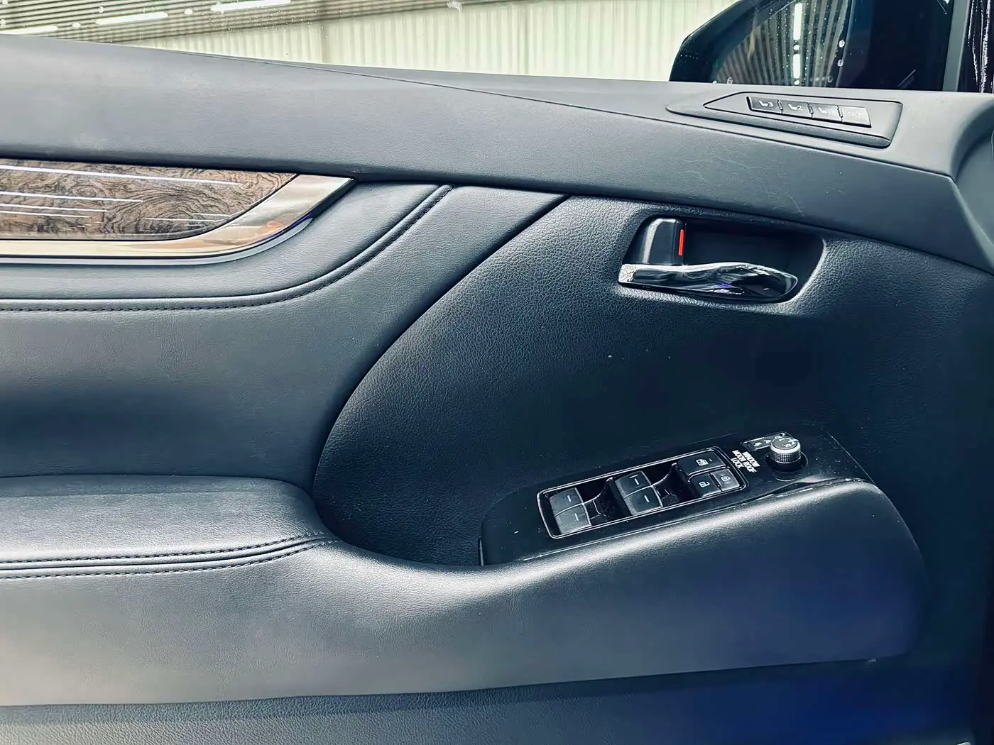 Toyota Vellfire 2022 — Фото 8/20