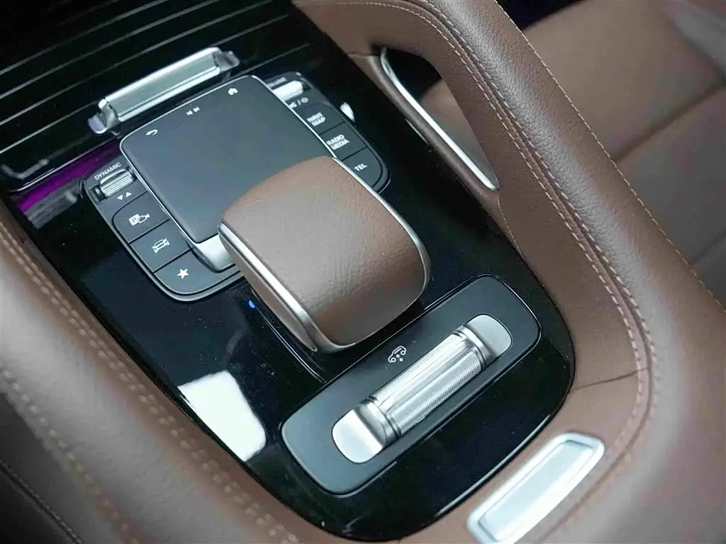 Mercedes-Benz GLE 2025 — Photo 9/18
