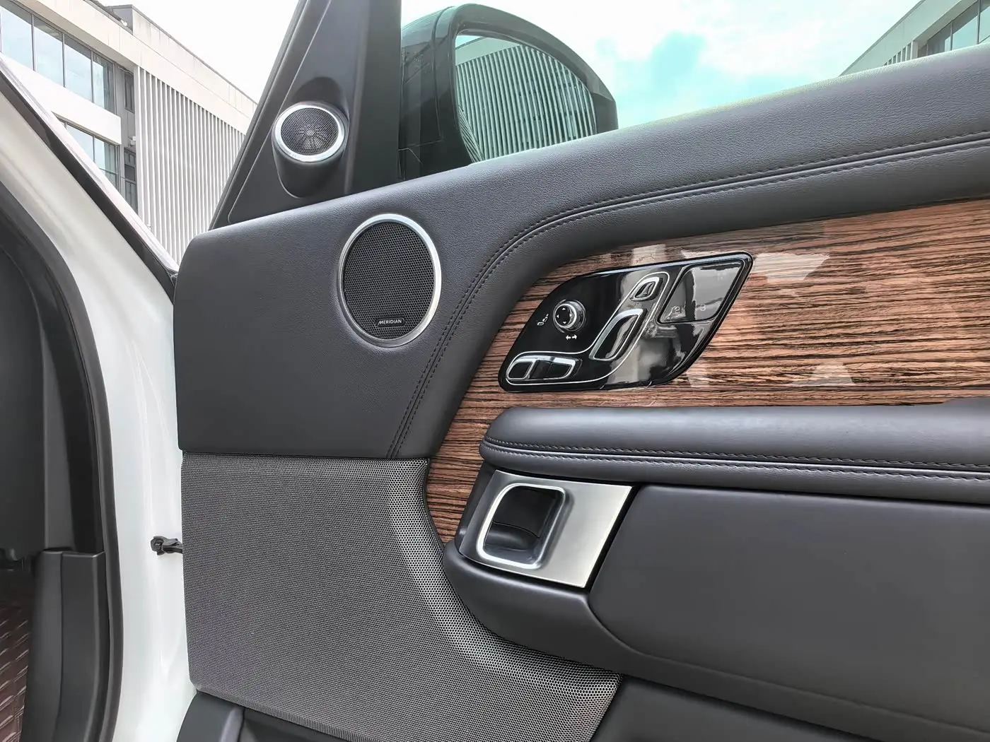 Land Rover Range Rover 2019 — Фото 13/18