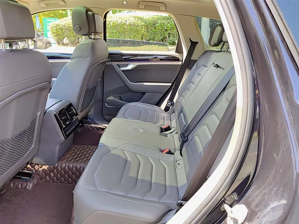 Volkswagen Touareg 2021 — Photo 8/11