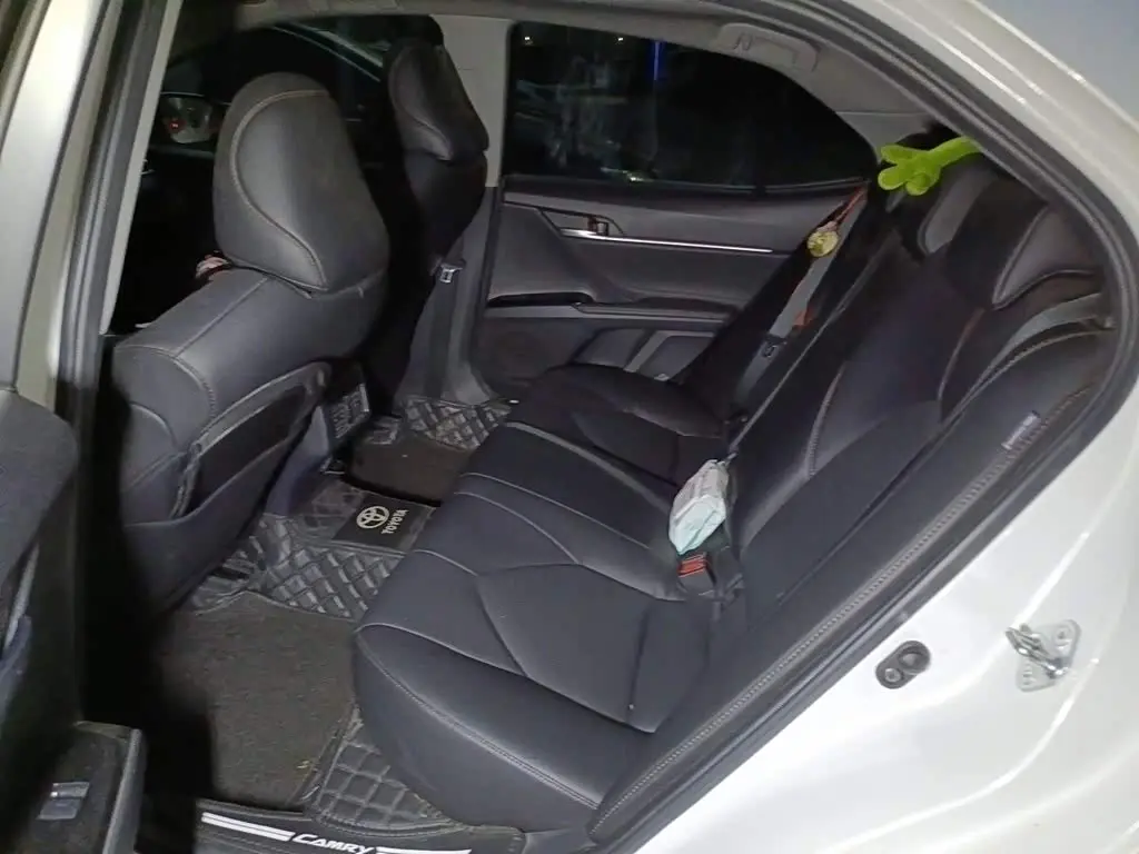 Toyota Camry 2021 — Photo 13/20