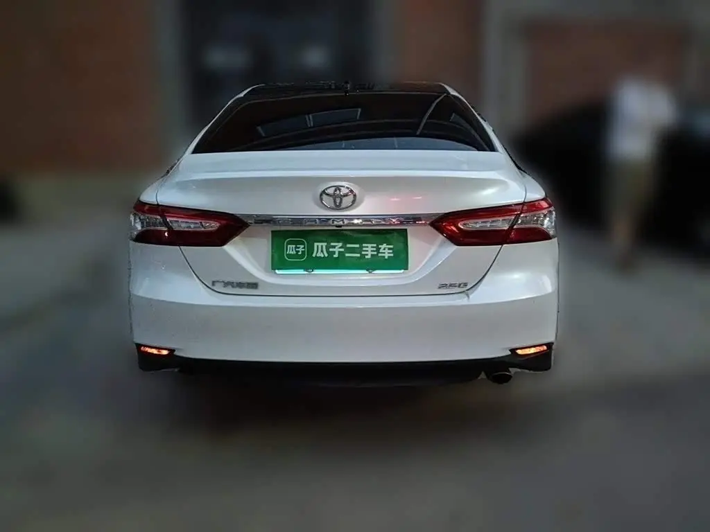 Toyota Camry 2021 — Photo 3/20