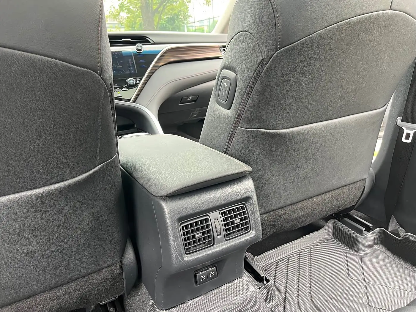 Toyota Camry 2019 — Photo 14/20