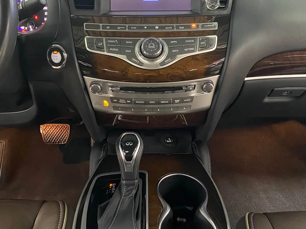 Infiniti QX60 2021 — Photo 16/20