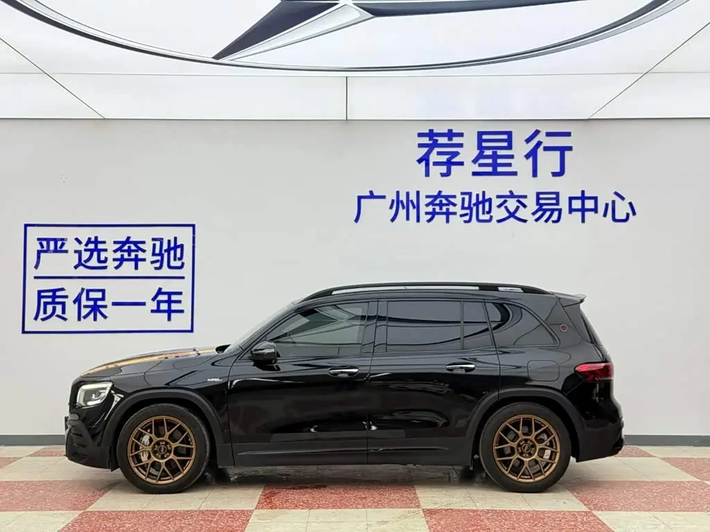 Mercedes-Benz GLB AMG 2022 — Фото 5/20