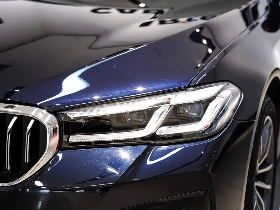 BMW 5 Series 2023 — Фото 10/20