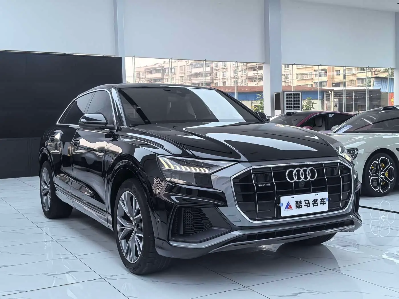 Audi Q8 2022 — Photo 3/15