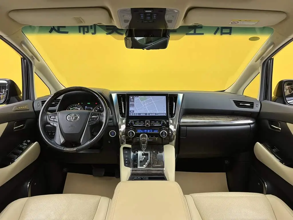 Toyota Vellfire 2022 — Photo 15/20