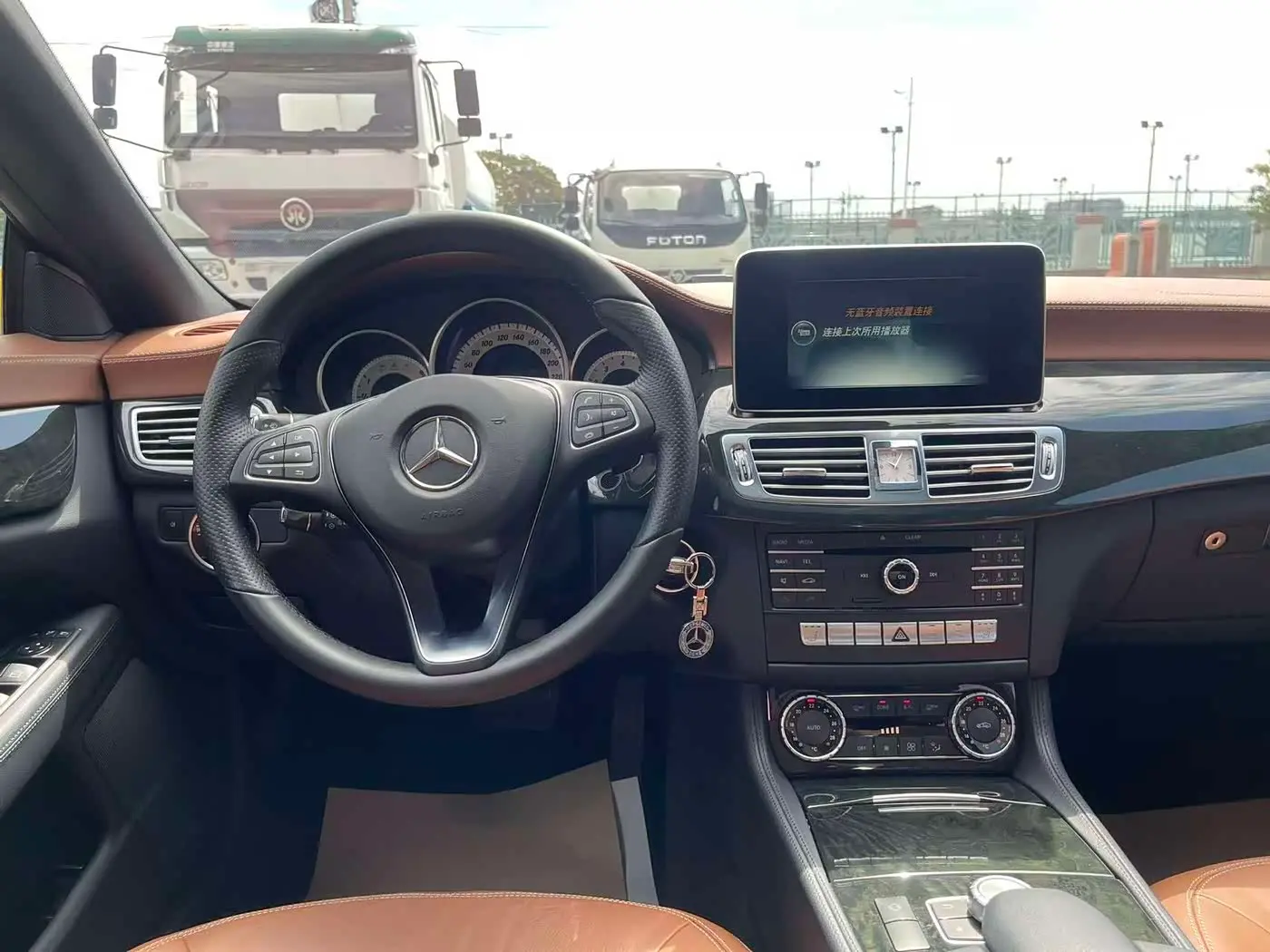 Mercedes-Benz CLS 2015 — Photo 18/20