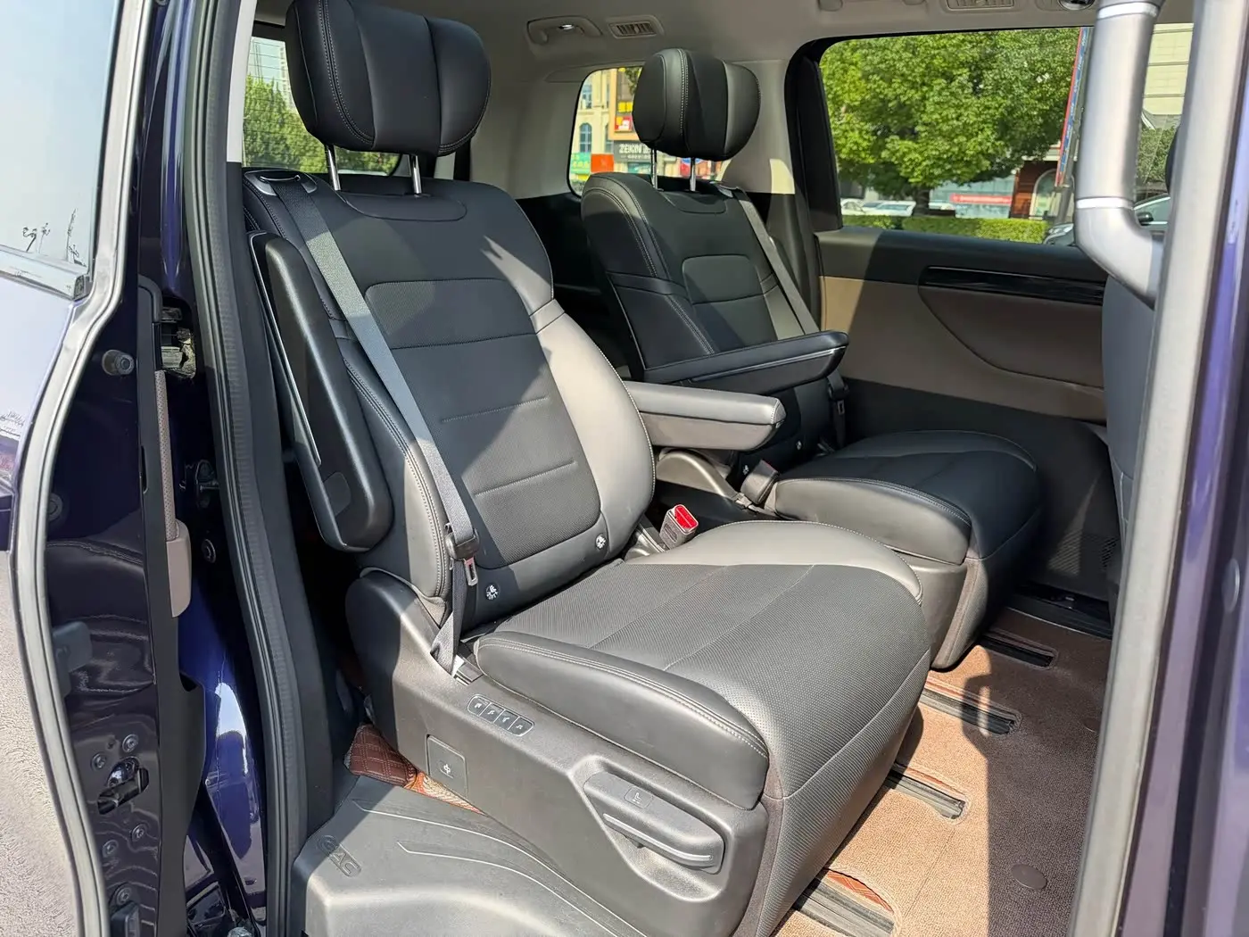 GAC Trumpchi Trumpchi E8 NEV 2023 — Photo 14/20