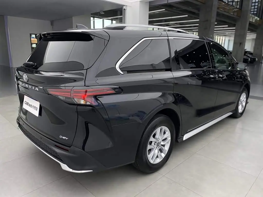 Toyota Granvia 2025 — Photo 13/20
