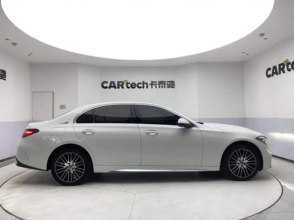 Mercedes-Benz C-Class 2025 — Фото 4/20