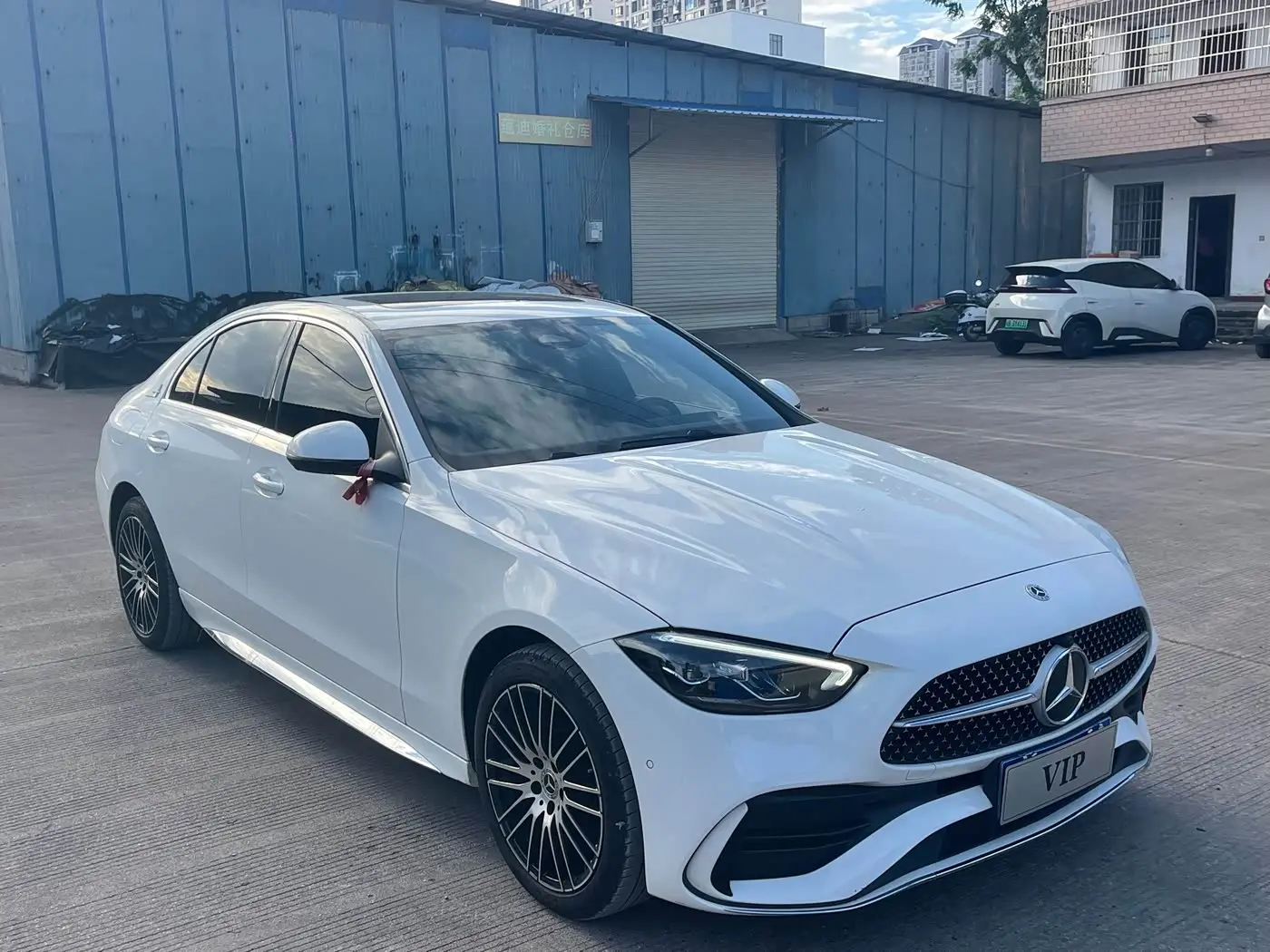 Mercedes-Benz C-Class 2025 — Photo 3/9