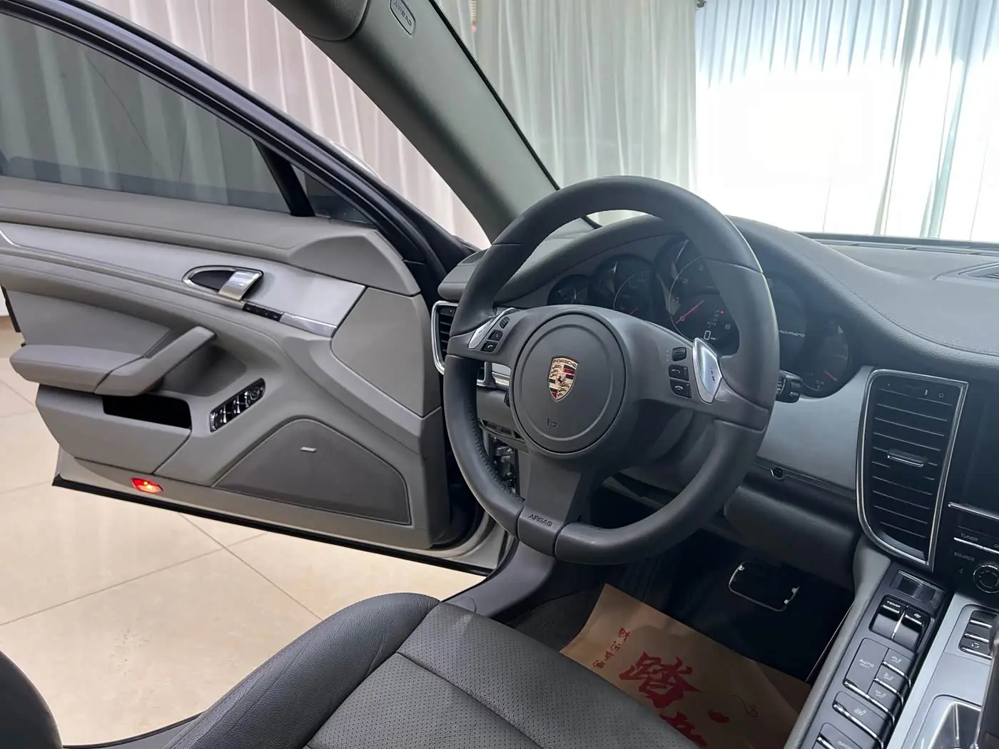 Porsche Panamera 2012 — Photo 14/16