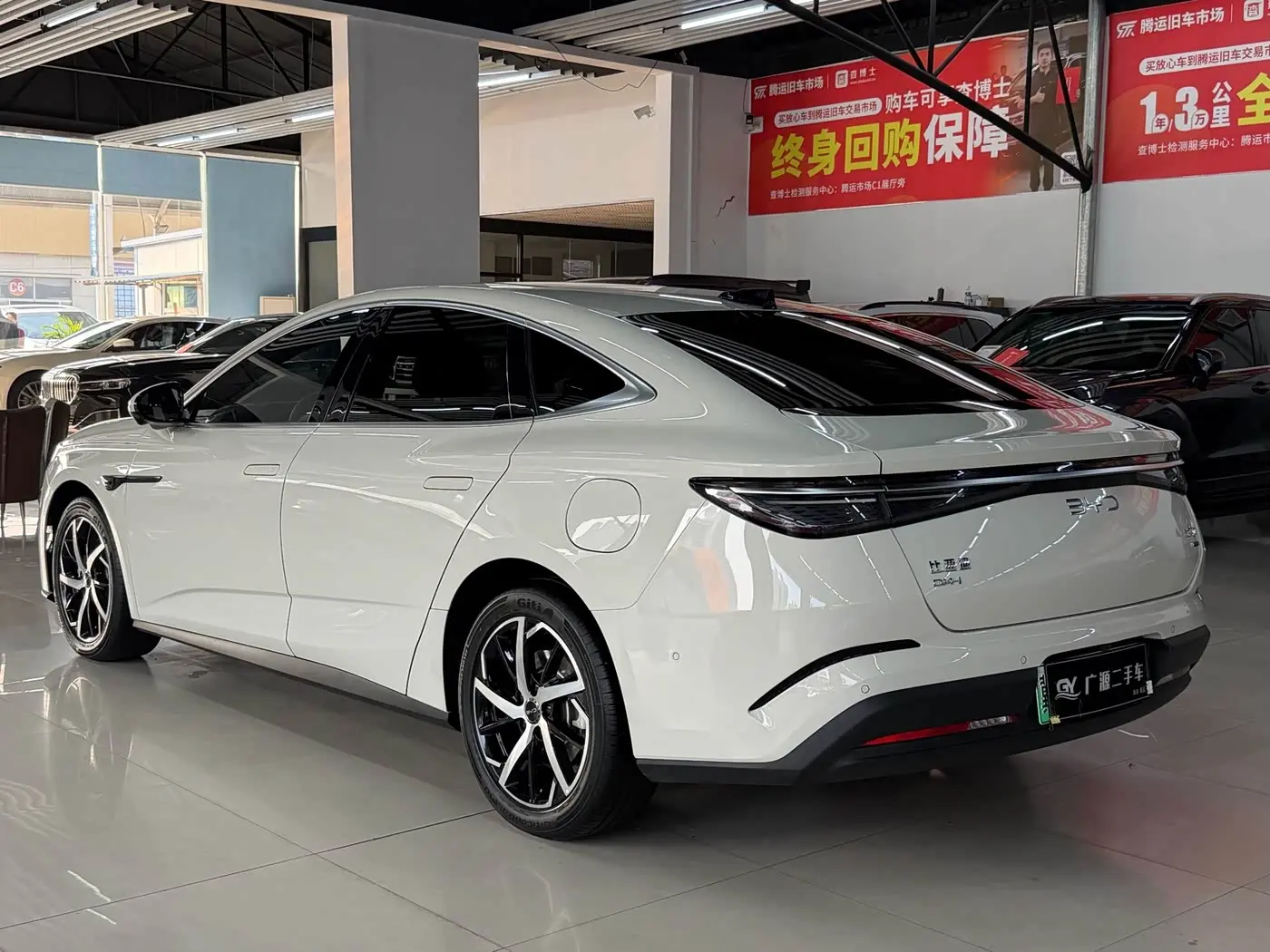 BYD Seal 07 DM-i 2025 — Фото 6/20